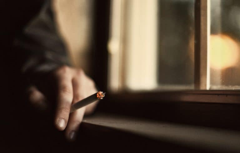 DR. ARTHRITIS SHARES: SMOKING WORSENS YOUR ARTHRITIS - Dr. Arthritis