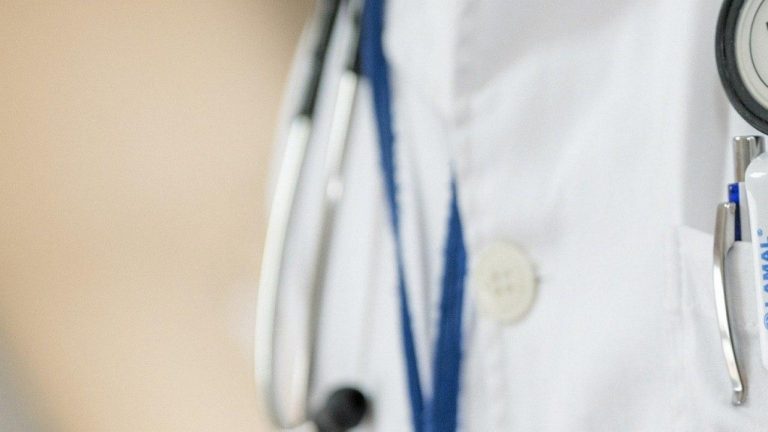 MEET DR. ARTHRITIS CO-FOUNDER DR. SAURABH SRIVASTAVA - Dr. Arthritis