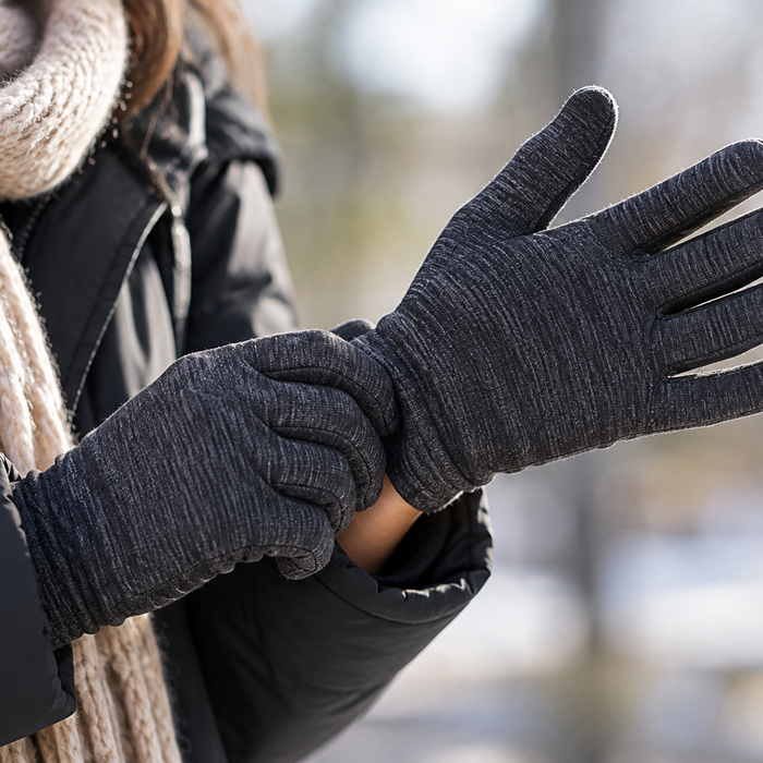 What Are The Best Gloves for Raynaud’s Disease in 2026?